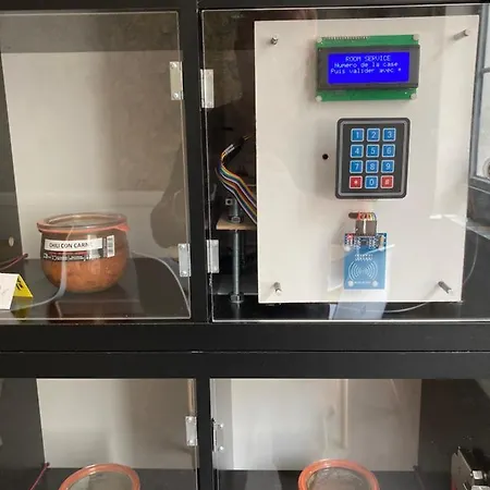 Oxxotel & شقة فندقية فالوجنيس