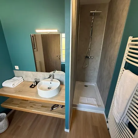 Oxxotel & Aparthotel Valognes