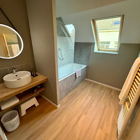 Oxxotel & فالوجنيس