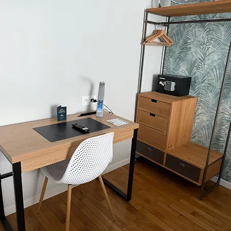 Oxxotel & 3* ולונס