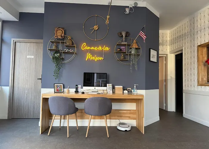 Oxxotel & Aparthotel Valognes